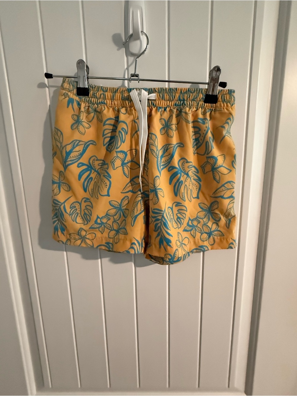 Chubbies Boys’ Swim Shorts – Tropical Floral Print – Youth M 10/12
